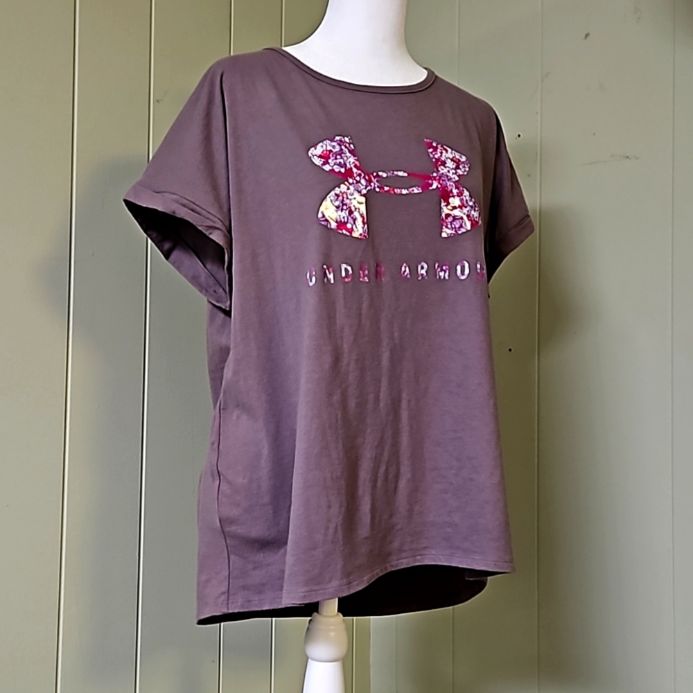 Like-new Under Armor tee